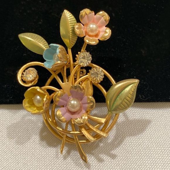 Vintage Jewelry - Vintage Gold Enamel And Pearl Flower Spray Brooch
